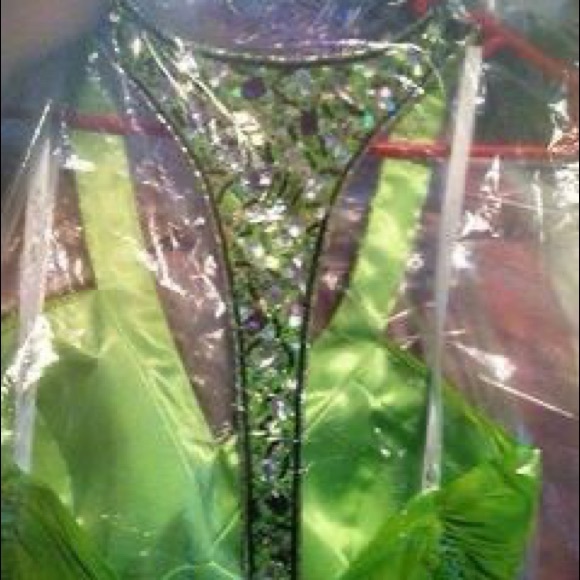 Prom dress - Picture 3 of 3